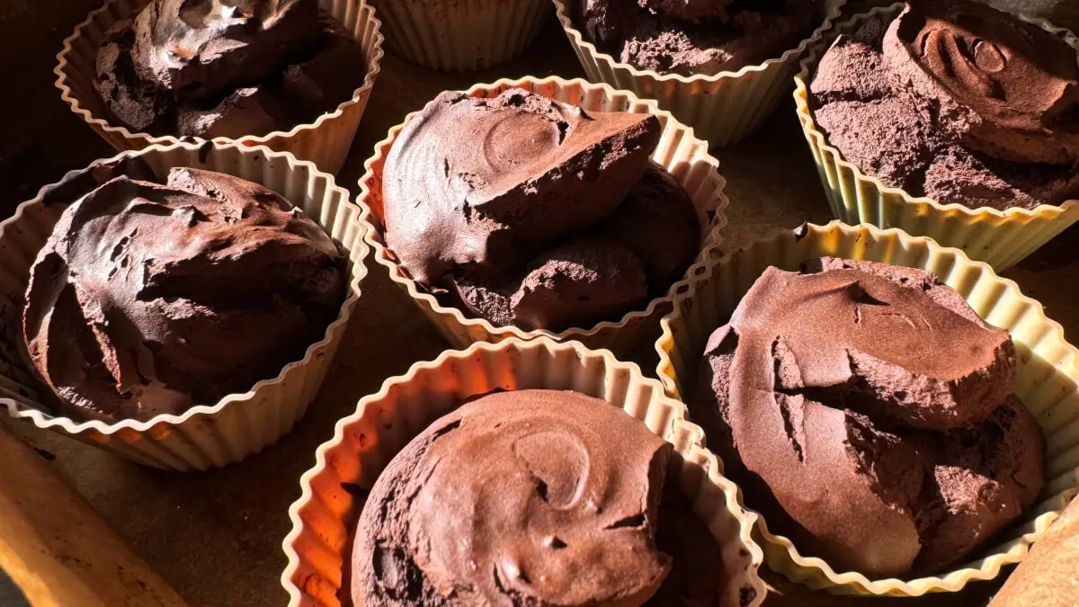 Skapa egna lyxiga chokladpraliner hemma illustration